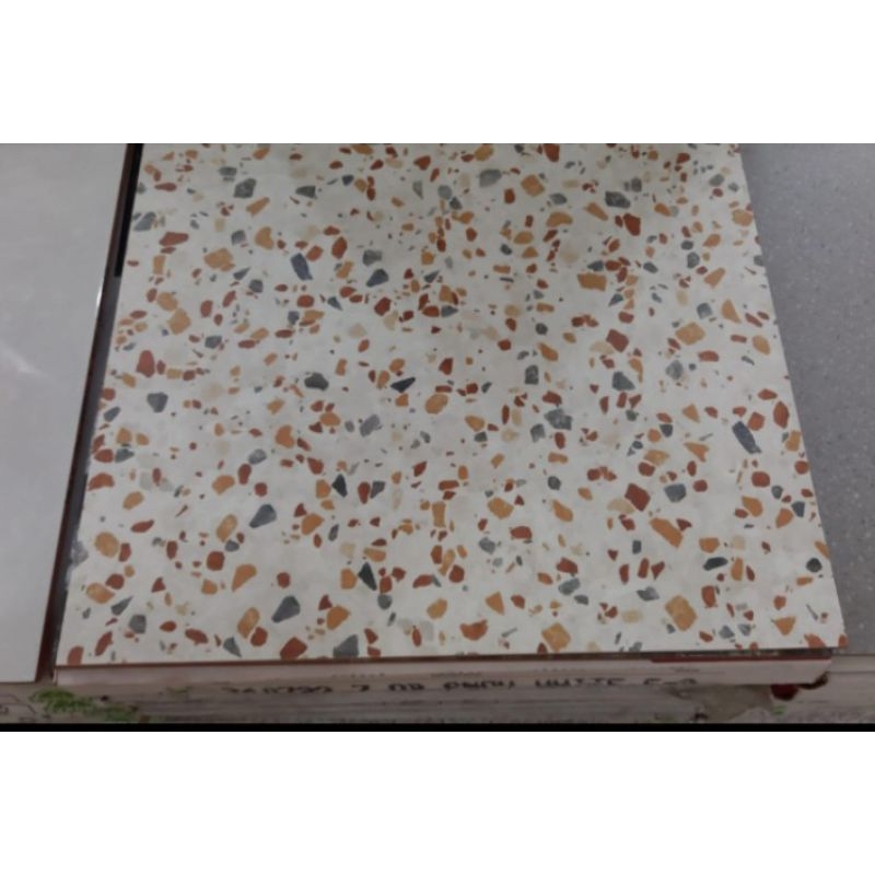 Lantai Kamar Mandi Terazzo 50x50/ Habitat FT 1010900113