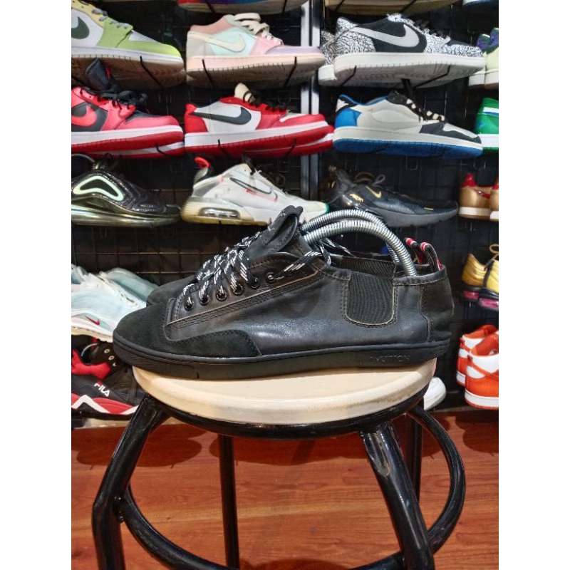 SEPATU LV SLALOM RUBBER BLACK