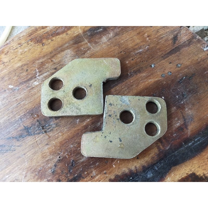 Peninggi shock belakang Byson