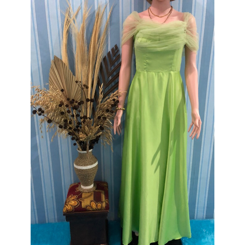 gaun pesta model sabrina warna hijau muda