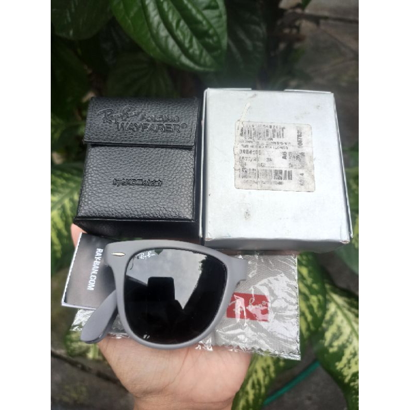 Kacamata vintage merk R4y-b4n Wayfarer Folding RB4105 Italy