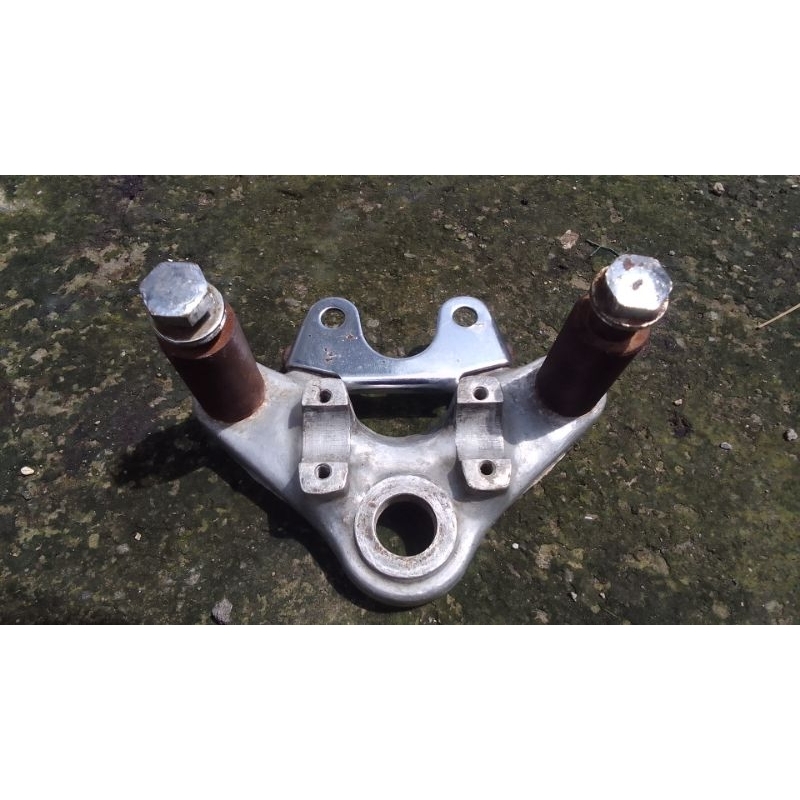 segitiga shock depan cb100 cg110 cg125 original