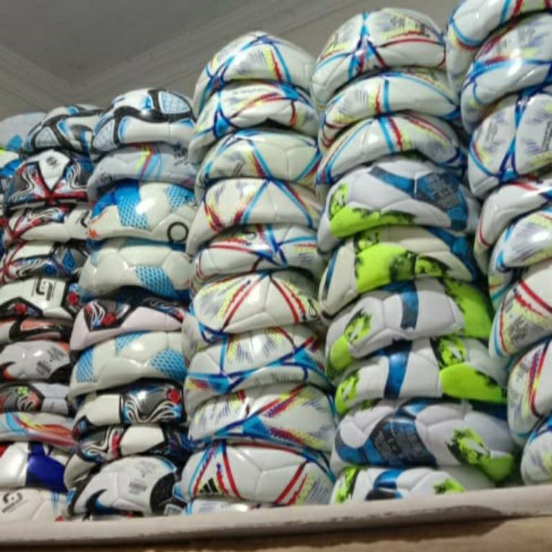 Bola Sepak Merk Specs Liga 1