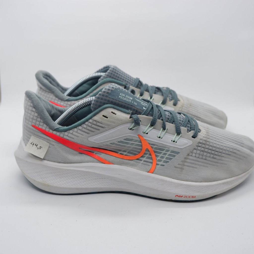 SEPATU BEKAS/SECOND SIZE 44 Nike Air Zoom Pegasus 39 084