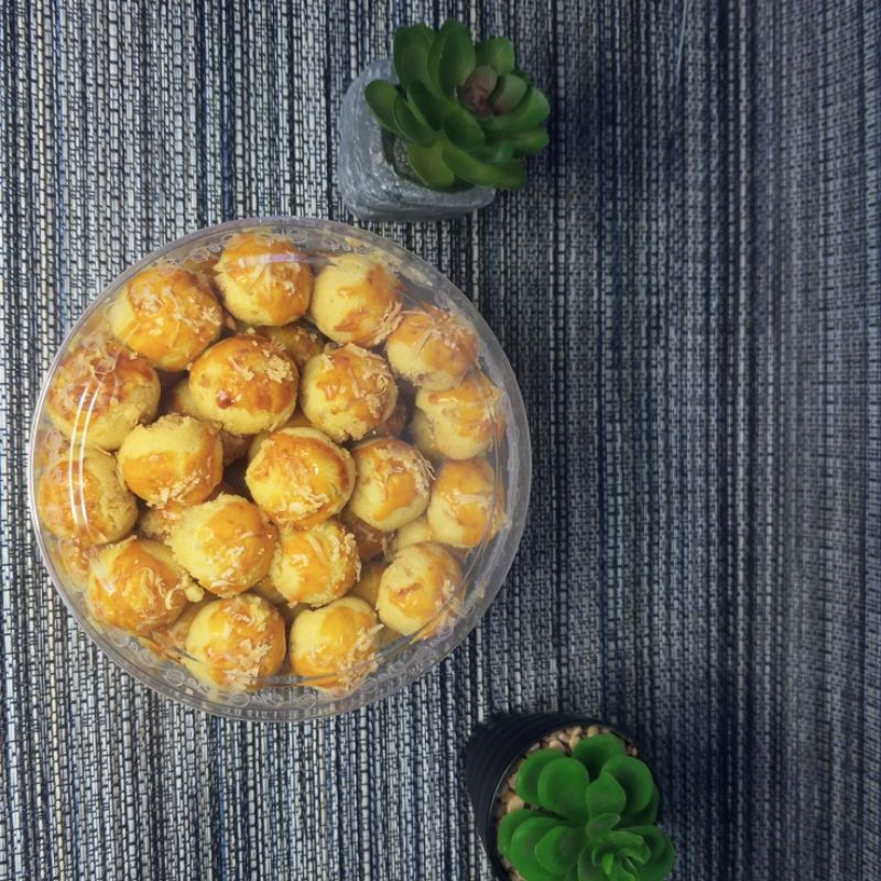 

kue lebaraan NASTAR isian nanas/cocok untuk hantaran saat lebaran mau pun kudapan saat terima tamu