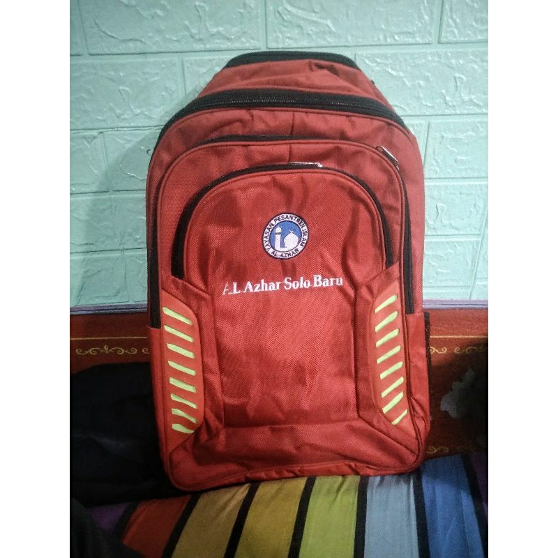 Tas Labtop besar banyak kantongnya