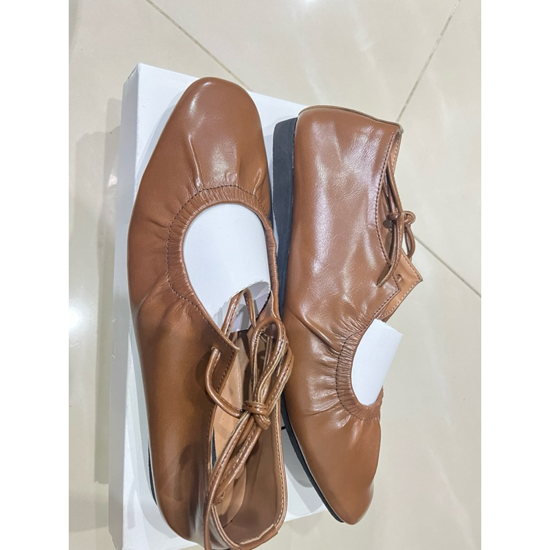 Preloved sepatu east mount side