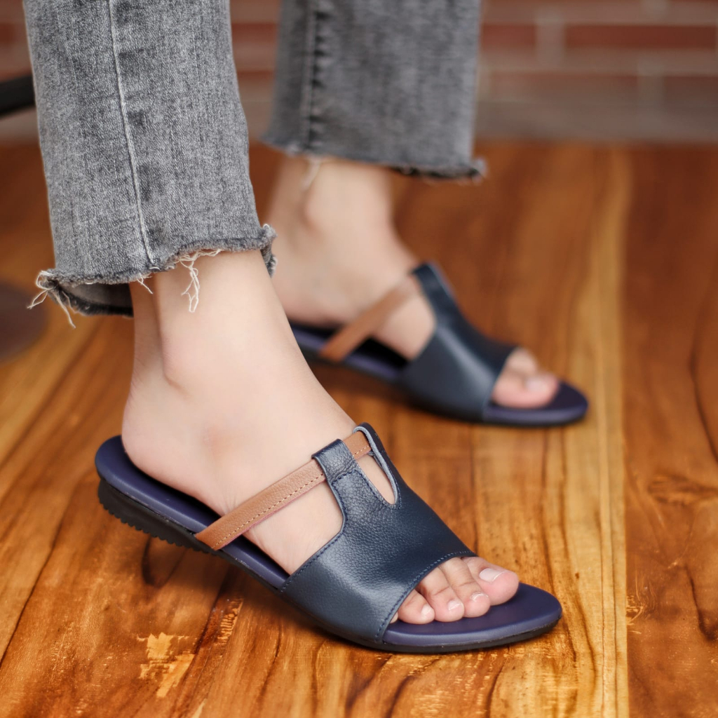 Sandal kulit wanita model flat-Sandal kulit asli