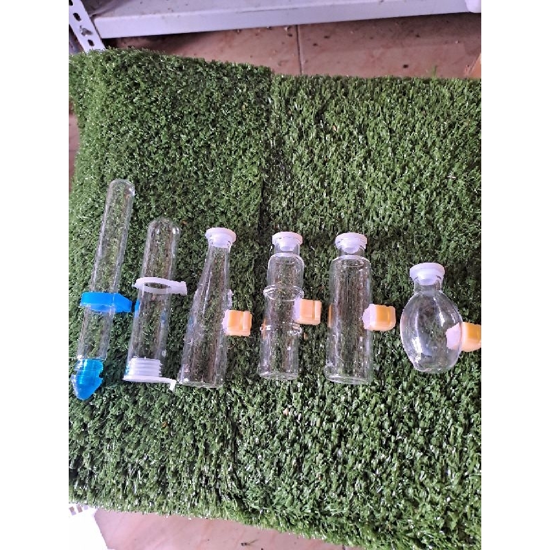 dispenser kaca cungkok untuk sangkar kecil