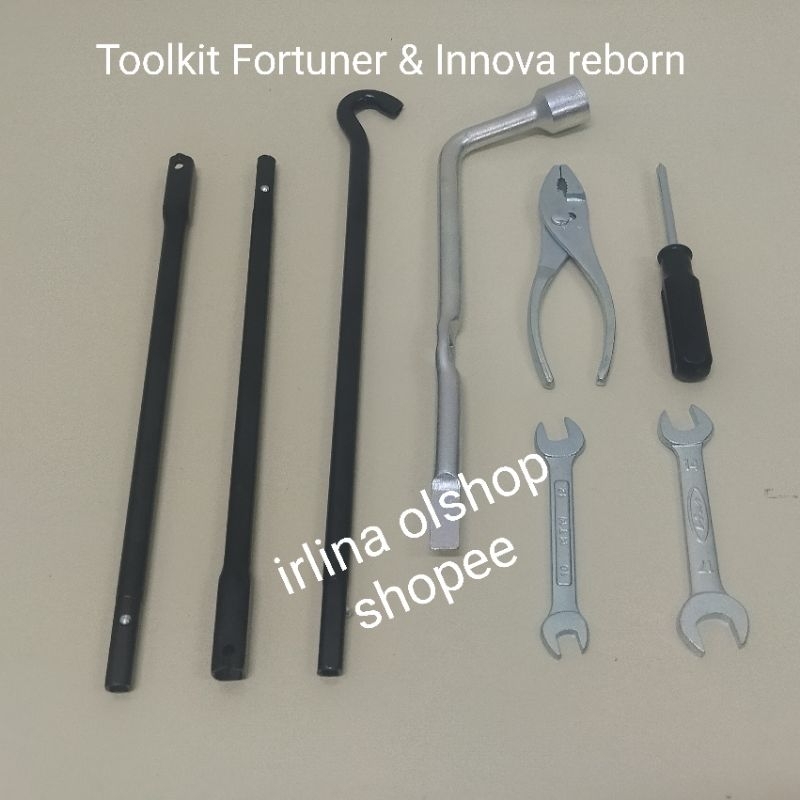 Toolkit Mobil Toyota Fortuner & Innova reborn ( Kunci Roda, handle pelepas ban serep, Tang, obeng, k