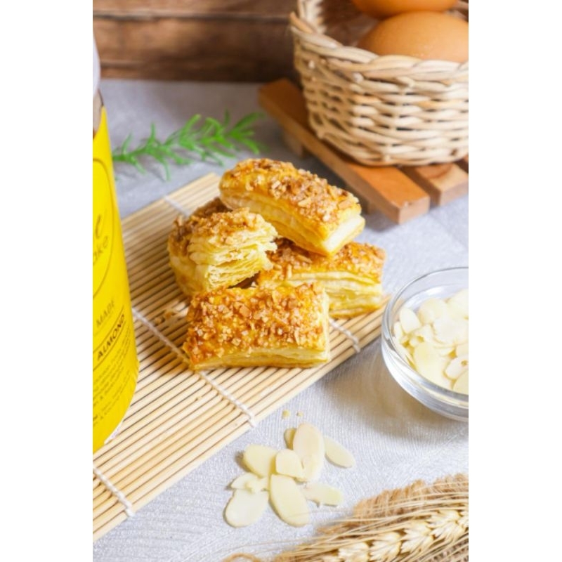 

PREMIUM Pastry Almond: Kue Kering Lebaran Idul Fitri Pastry Kacang Almond