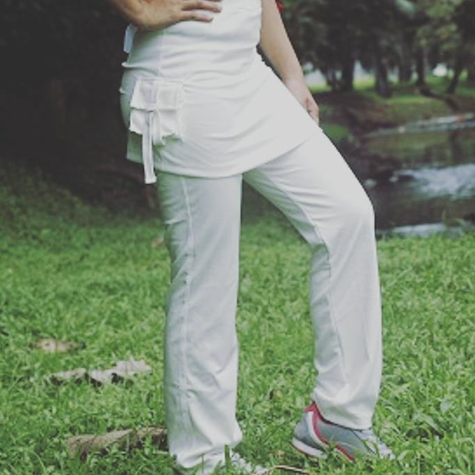 celana senam rok kantong putih