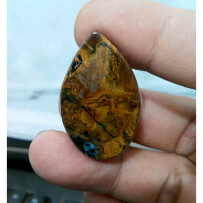 batu bacan coklat asli bergambar