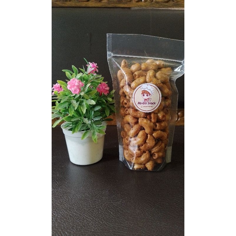 

MAKARONI BANTET PEDAS GURIH / MAKARONI BANTET ABIDOL SNACK