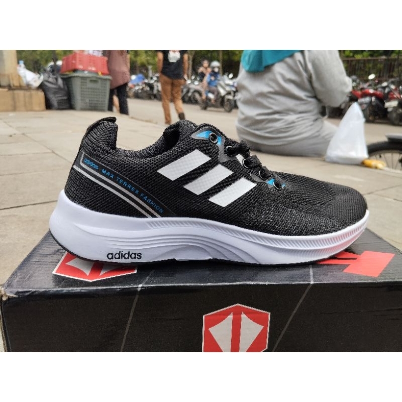 SEPATU ADIDAS AIR ZOOM