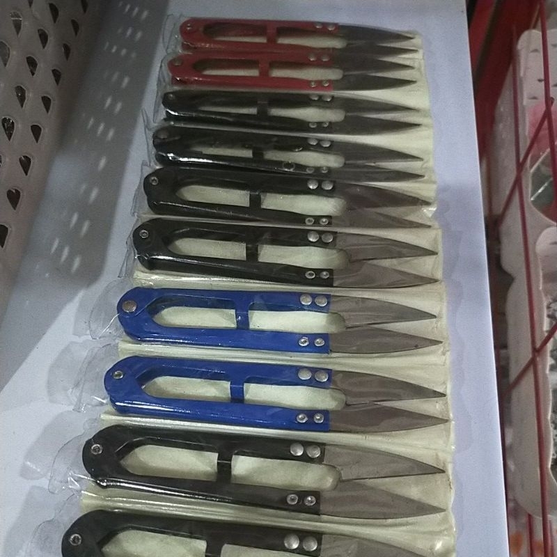 

Gunting Cekris Pemotong Benang