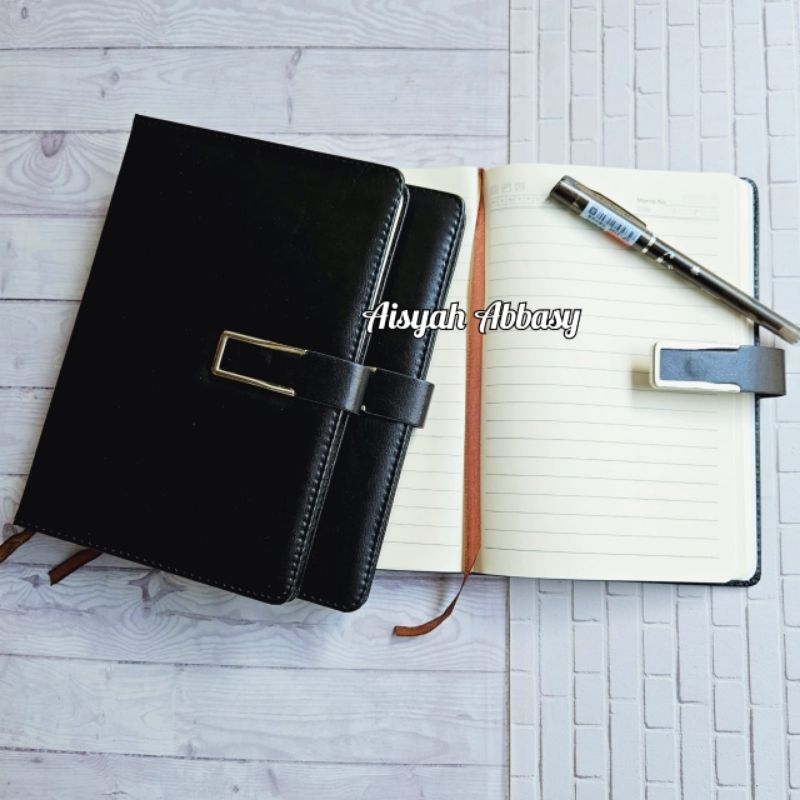 

Agenda kulit notebook kulit A5 kancing magnet buku catatan 15 cm × 22 cm