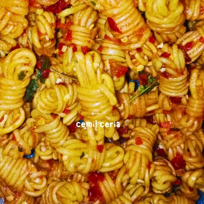 

MIE GULUNG VIRAL 500GR/CEMILAN PEDAS/OLEH OLEH BANDUNG