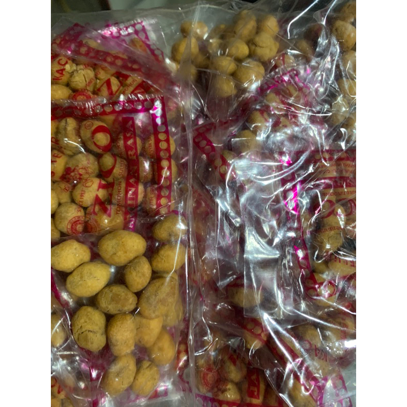 

kacang zico 1 pak isi 20bks kecil + gratis 1 buah piring kaca