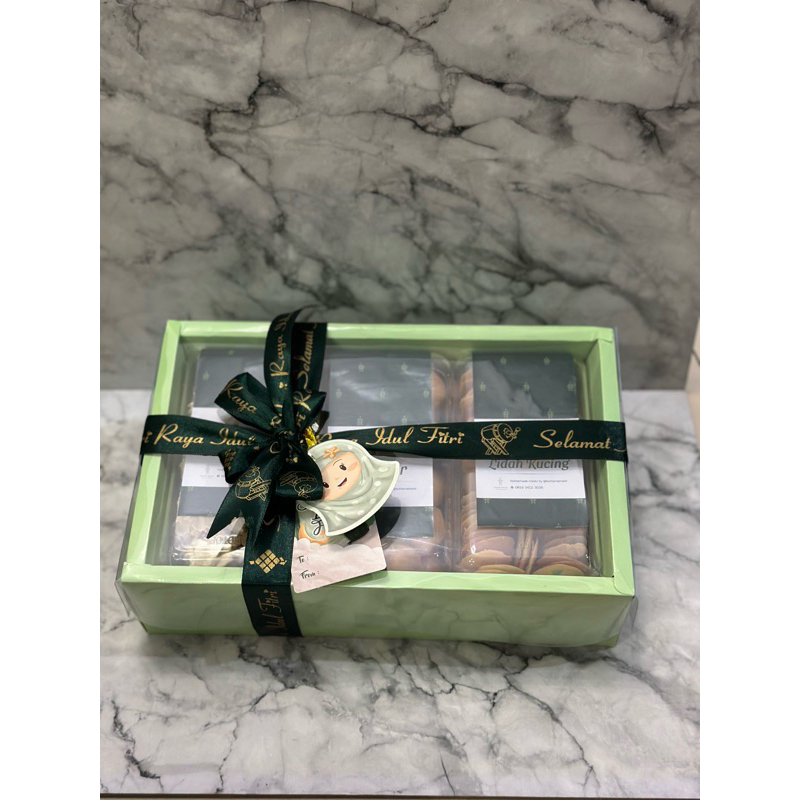 

HAMPERS RAMADHAN / LEBARAN / IDUL FITRI KUE KERING - SAFIRA SET