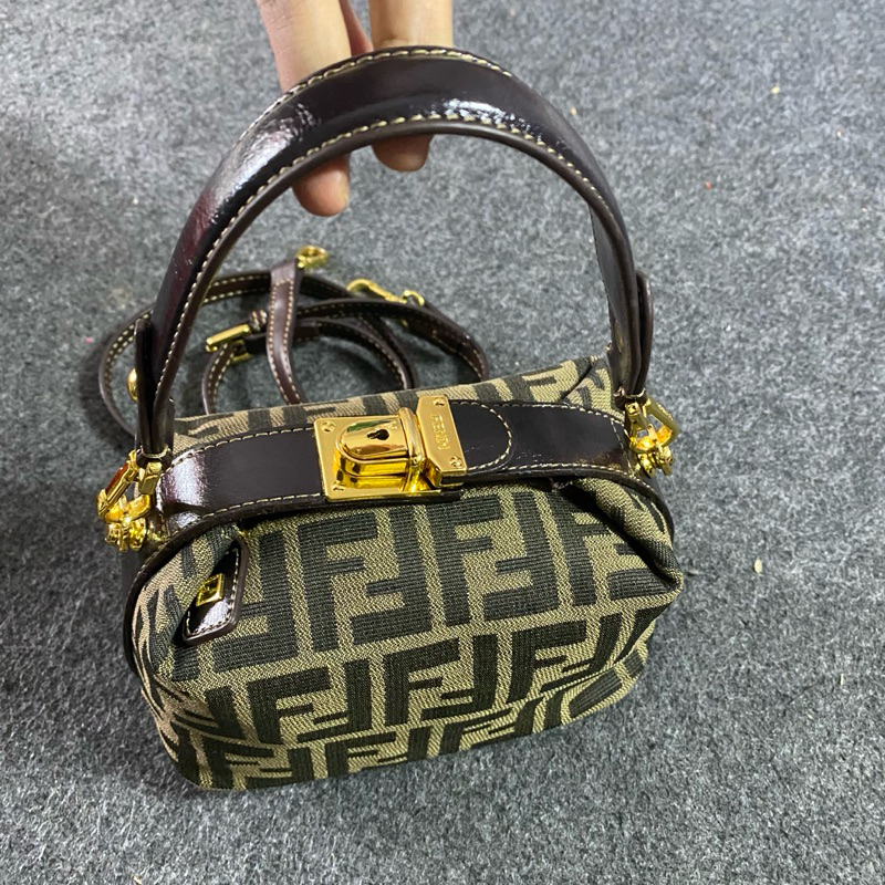 Prelove Bag Fendi Mini Sling