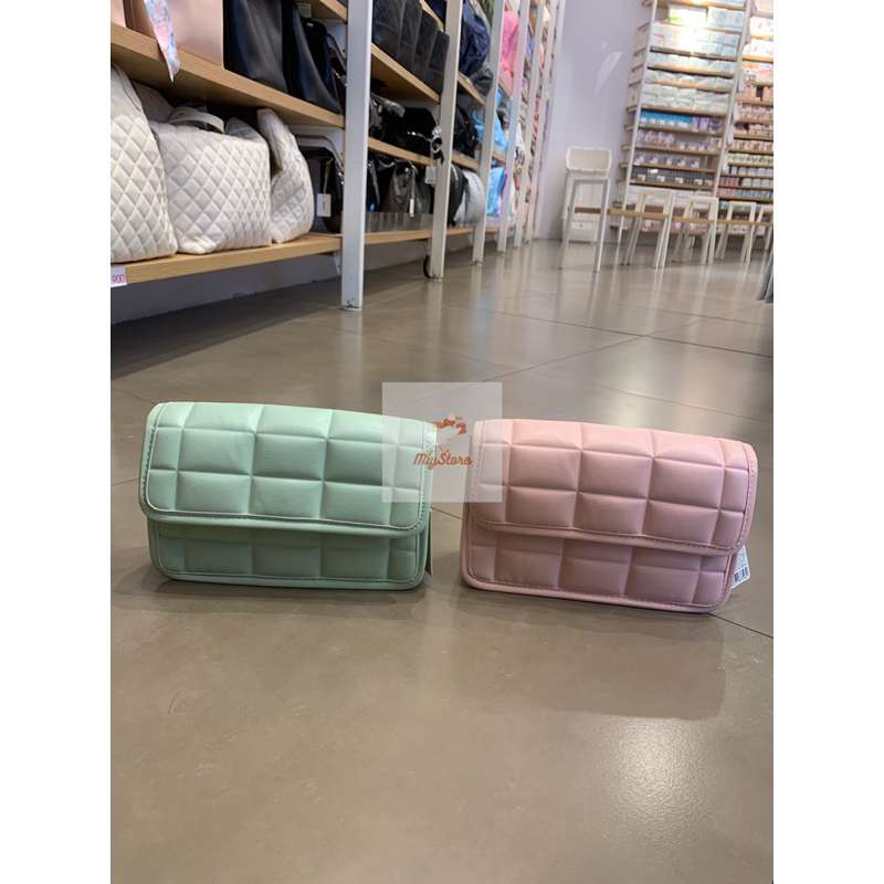 MINISO Tas Bahu Selempang Wanita Motif Timbul Persegi Panjang / Rectangle Embossed Flap Crossbody Sh