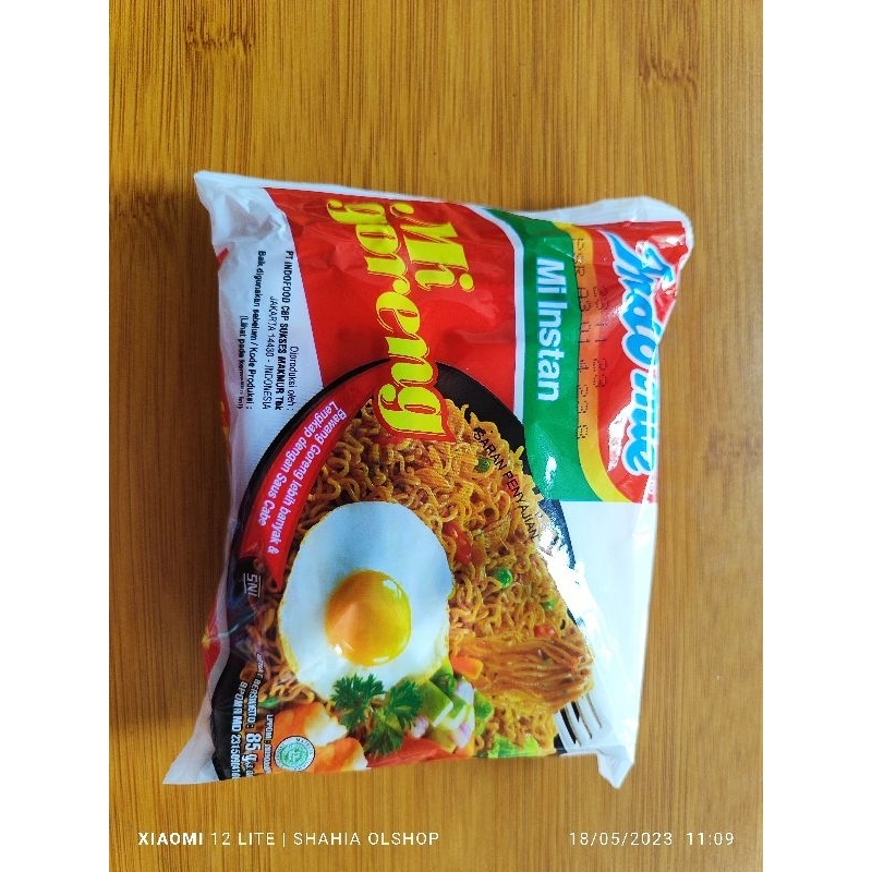 

indomie goreng/ soto mie