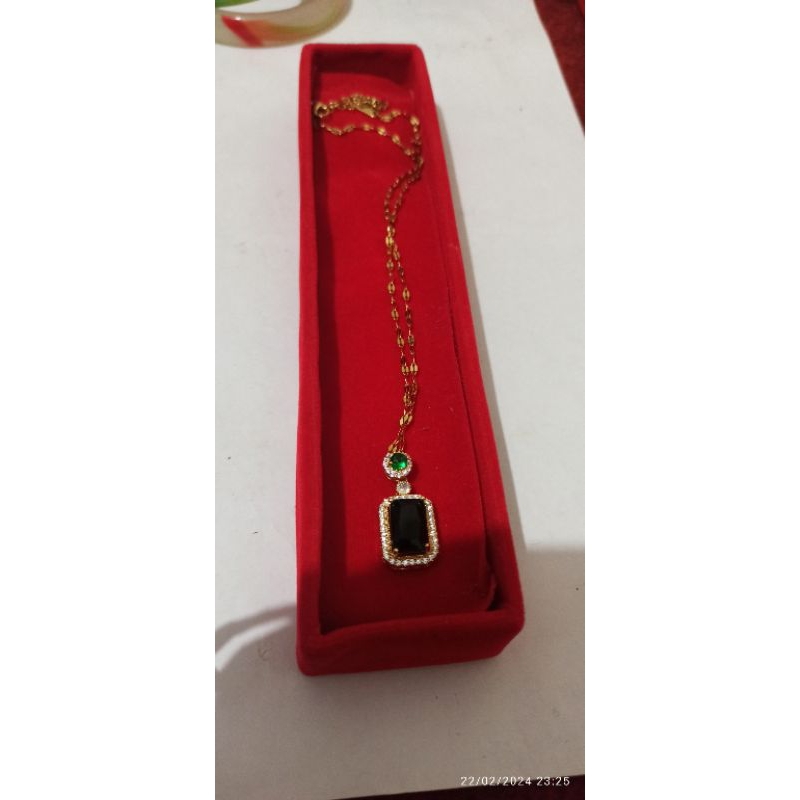 kalung titanium liontin giok