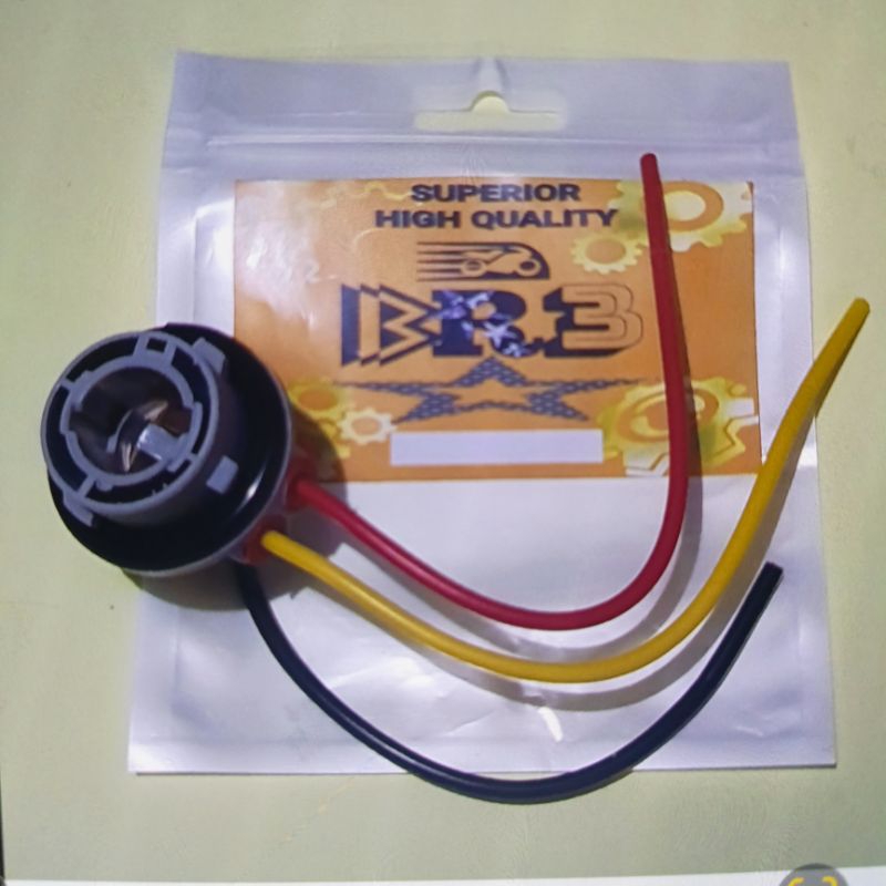 FITTING SOCKET LAMPU STOP BELAKANG LEXI 125 / BEAT FI / SONIC 150