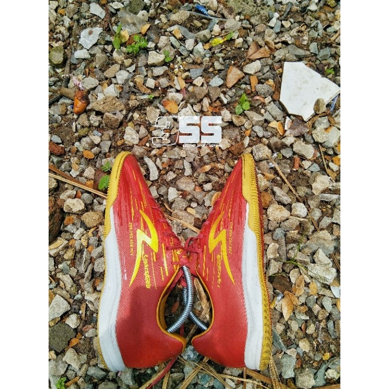 SEPATU FUTSAL LIGHTSPEED REBORN MAROON - RED