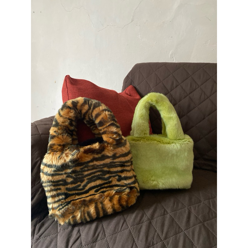 SAMPLE MINI FLUFFY BAG 20x15 - Tas Bulu Korea By Hoccoshop