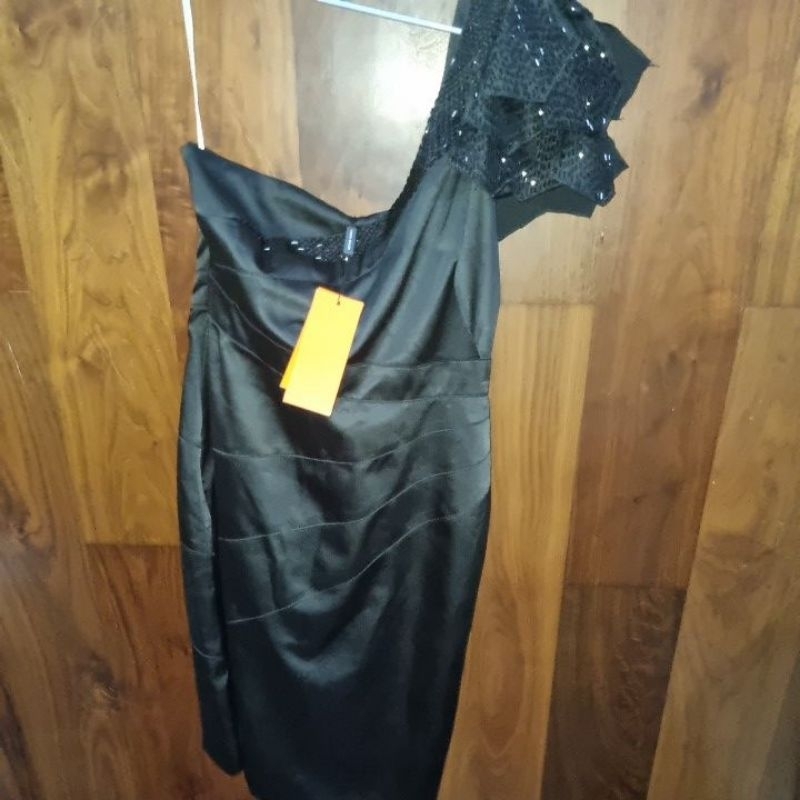 dress satin hitam