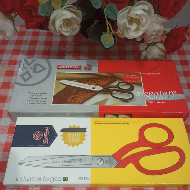

Gunting MUNDIAL ASLI ukuran 8" ( 20cm ) dan 9" ( 22cm )