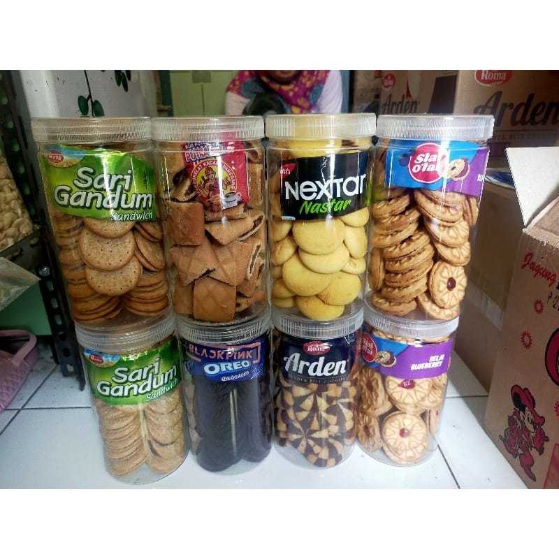 

Snack dan biskuit hampers/bingkisan spesial lebaran free toples 1000ml/750ml/600ml