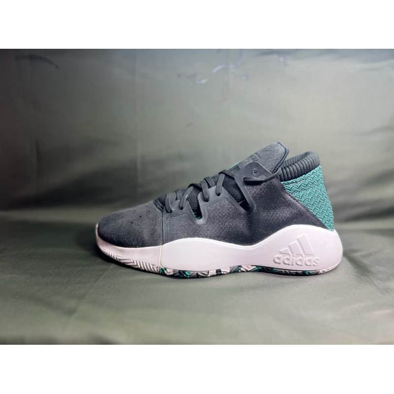 sepatu basket adidas size 40