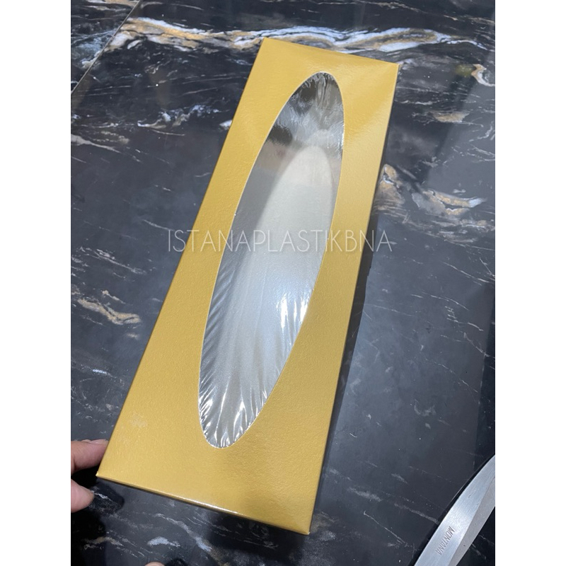 

Kotak Emas Bolu Pisang 10x30cm (10 Lembar)