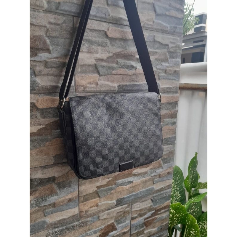 Sling hitam ala LV - TAS PRELOVED BRANDED ORIGINAL