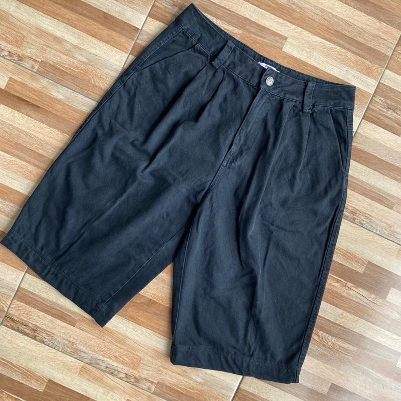 Bershka Celana Pendek Jeans Hitam Washed