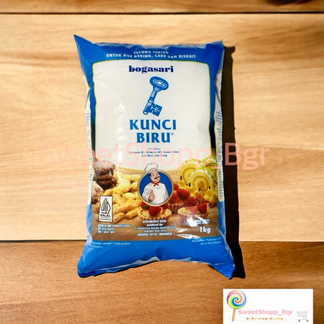 

Tepung Kunci Biru 1 Kg / Tepung terigu Kunci Biru 1 Kg