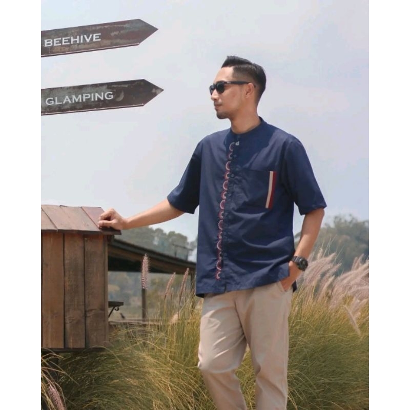 Koko Dannis Laki Laki Dewasa Lengan Pendek Terbaru