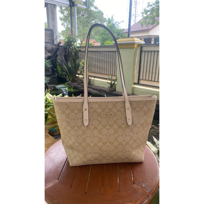 preloved Coach Reversible Tote Signature Mahogany  (2in1) Coach Tote bag