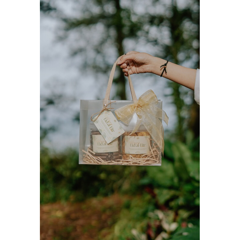 

HAMPERS LEBARAN - MEYRA SET A