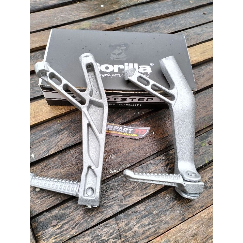 FUSTEP BELAKANG R1 BOSTEP BELAKANG YAMAHA R1M GORILLA DETAIL