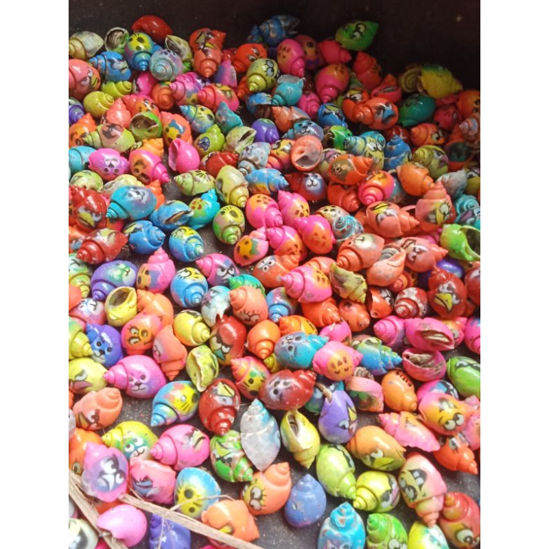 kelomang umang karakter hidup