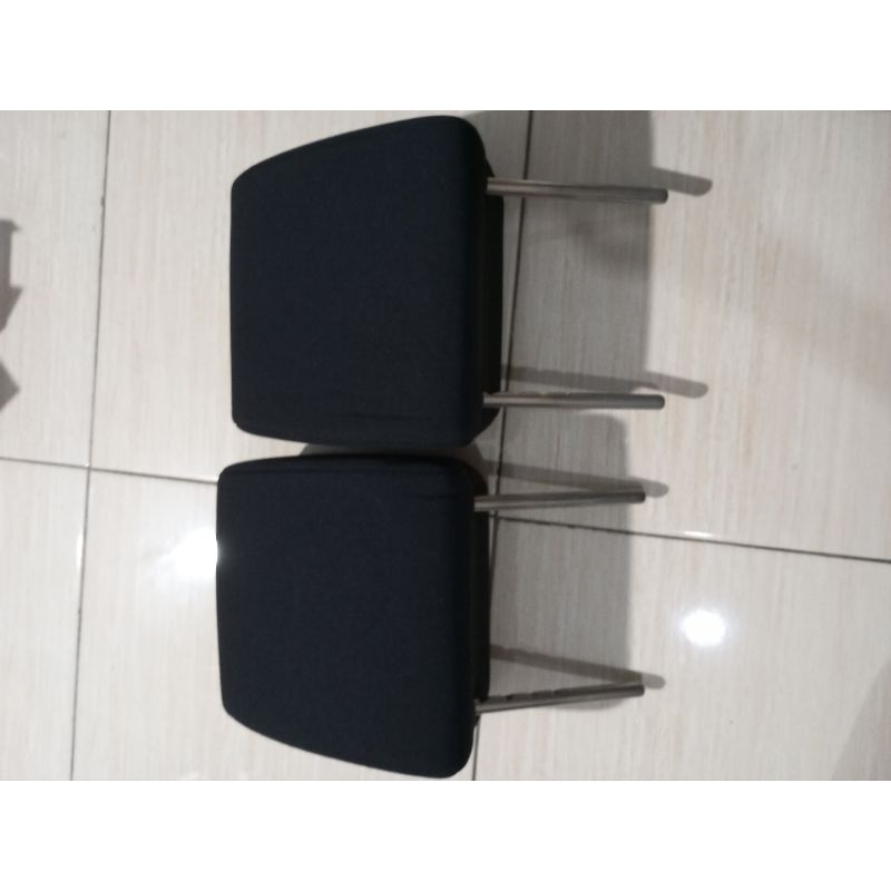 headrest mazda 2