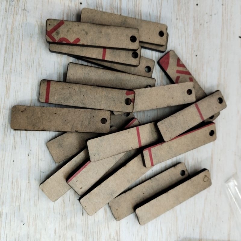 

POTONGAN AKRILIK HITAM DAN TRANSPARAN BENING 1X4 cm
