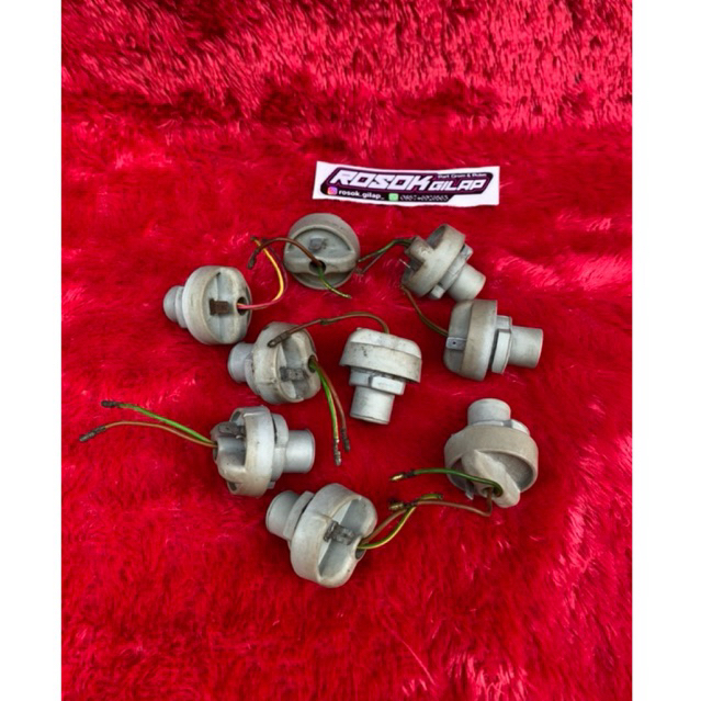PITINGAN/SOKET LAMPU STOPAN BELAKANG GL MAX GL PRO ORIGINAL COPOTAN