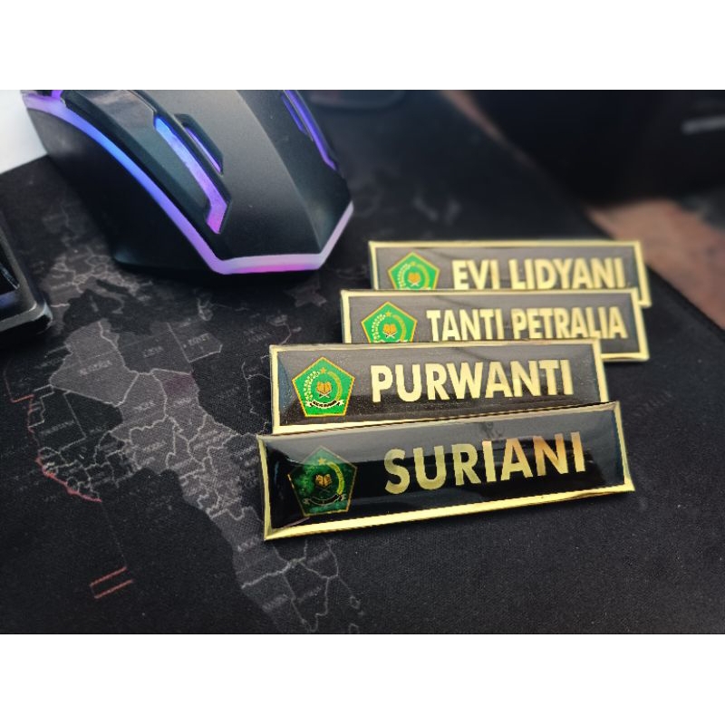 

nametag akrilik resin magnet peniti