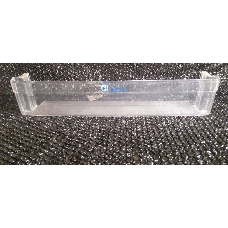 Rak kulkas Toshiba Glacio 2 pintu rak botol bagian bawah kulkas Toshiba Glacio 2 pintu