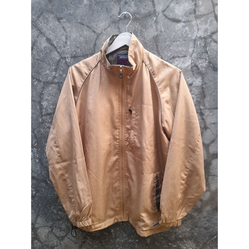 Jaket windbreaker Nepuca
